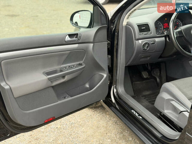 Черный Фольксваген Гольф, объемом двигателя 1.4 л и пробегом 189 тыс. км за 5650 $, фото 10 на Automoto.ua