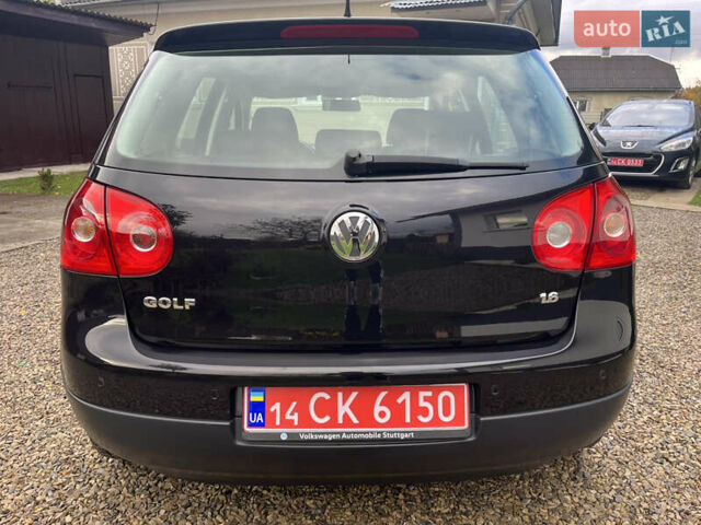 Черный Фольксваген Гольф, объемом двигателя 1.6 л и пробегом 253 тыс. км за 6250 $, фото 12 на Automoto.ua