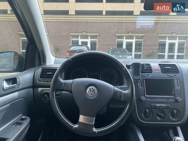 Черный Фольксваген Гольф, объемом двигателя 1.6 л и пробегом 262 тыс. км за 6100 $, фото 19 на Automoto.ua