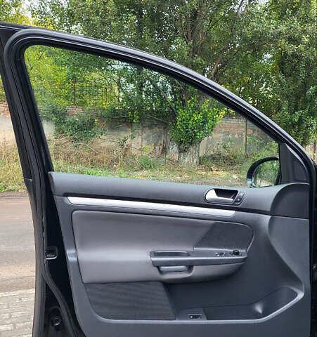 Черный Фольксваген Гольф, объемом двигателя 1.6 л и пробегом 237 тыс. км за 6500 $, фото 21 на Automoto.ua