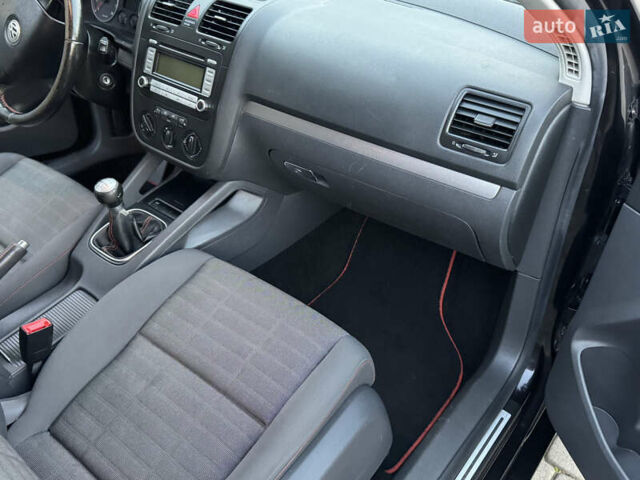 Черный Фольксваген Гольф, объемом двигателя 0 л и пробегом 269 тыс. км за 5500 $, фото 37 на Automoto.ua