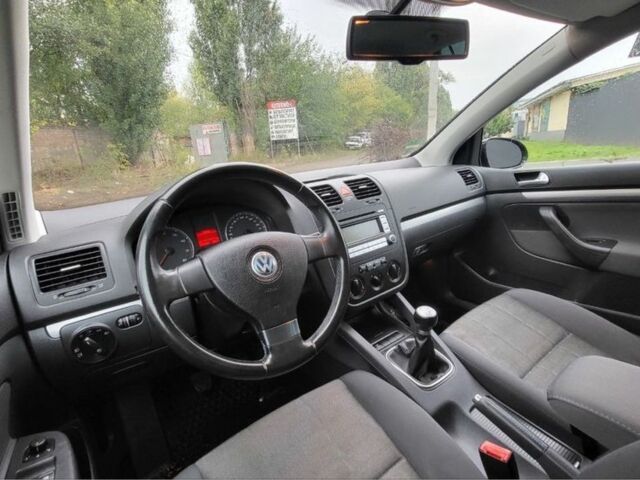 Черный Фольксваген Гольф, объемом двигателя 1.6 л и пробегом 237 тыс. км за 6350 $, фото 11 на Automoto.ua