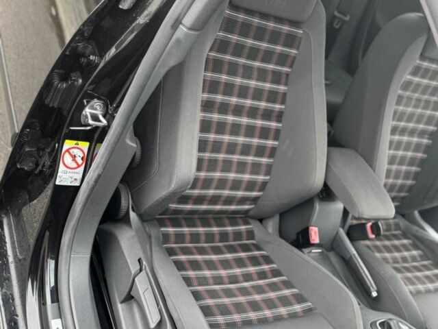 Черный Фольксваген Гольф, объемом двигателя 2 л и пробегом 257 тыс. км за 7900 $, фото 7 на Automoto.ua