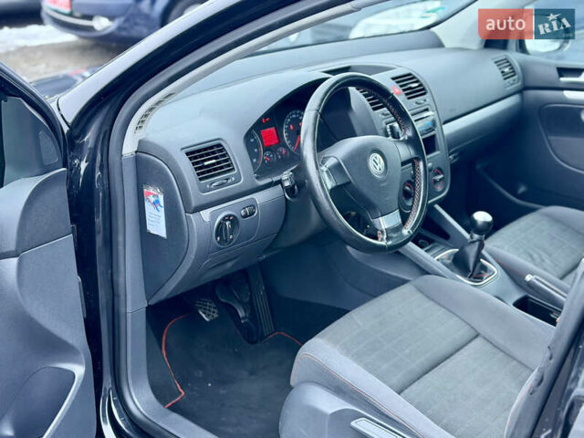 Черный Фольксваген Гольф, объемом двигателя 1.6 л и пробегом 265 тыс. км за 6350 $, фото 7 на Automoto.ua