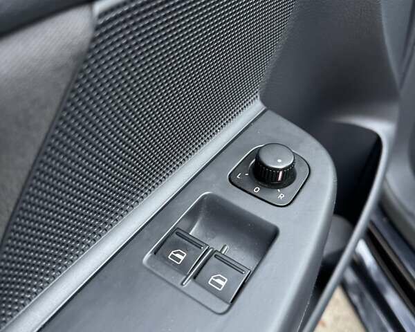 Черный Фольксваген Гольф, объемом двигателя 1.4 л и пробегом 252 тыс. км за 6200 $, фото 16 на Automoto.ua