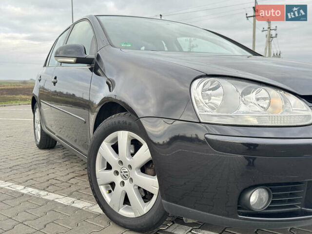 Черный Фольксваген Гольф, объемом двигателя 1.6 л и пробегом 218 тыс. км за 5900 $, фото 13 на Automoto.ua