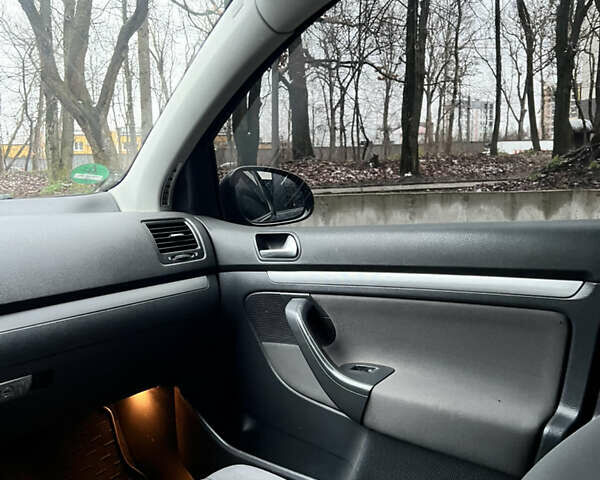 Чорний Фольксваген Гольф, об'ємом двигуна 1.6 л та пробігом 270 тис. км за 6800 $, фото 25 на Automoto.ua