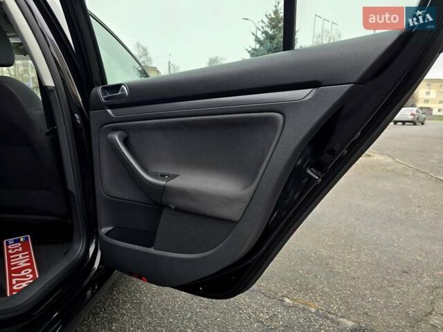Чорний Фольксваген Гольф, об'ємом двигуна 1.6 л та пробігом 230 тис. км за 6450 $, фото 84 на Automoto.ua