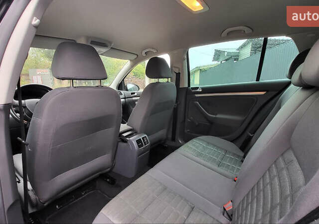 Черный Фольксваген Гольф, объемом двигателя 1.6 л и пробегом 237 тыс. км за 6500 $, фото 29 на Automoto.ua