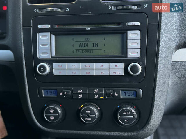 Чорний Фольксваген Гольф, об'ємом двигуна 1.39 л та пробігом 239 тис. км за 5950 $, фото 14 на Automoto.ua