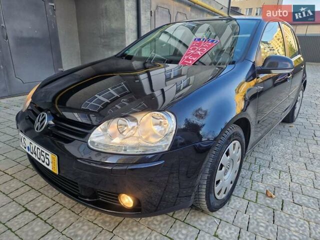 Черный Фольксваген Гольф, объемом двигателя 1.6 л и пробегом 255 тыс. км за 5950 $, фото 26 на Automoto.ua