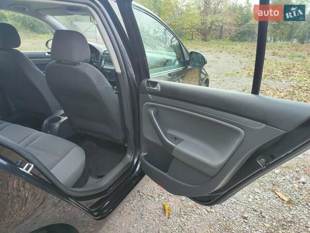 Фольксваген Гольф 2007 у Ямпіль на Automoto.ua Чорний Фольксваген Гольф, об'ємом двигуна 1.6 л та пробігом 189 тис. км за 6199 $, фото 15 на Automoto.ua
