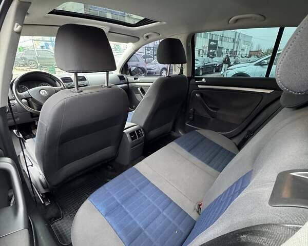 Черный Фольксваген Гольф, объемом двигателя 1.4 л и пробегом 252 тыс. км за 6200 $, фото 26 на Automoto.ua