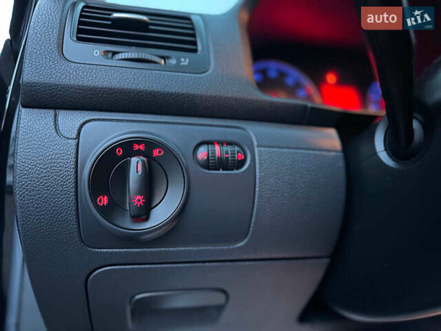 Черный Фольксваген Гольф, объемом двигателя 1.4 л и пробегом 163 тыс. км за 5990 $, фото 20 на Automoto.ua