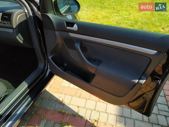 Черный Фольксваген Гольф, объемом двигателя 0 л и пробегом 206 тыс. км за 6400 $, фото 33 на Automoto.ua