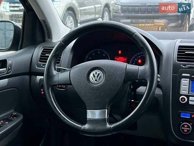 Чорний Фольксваген Гольф, об'ємом двигуна 1.6 л та пробігом 264 тис. км за 6400 $, фото 12 на Automoto.ua