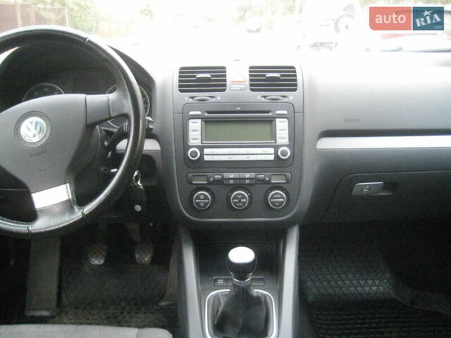 Черный Фольксваген Гольф, объемом двигателя 1.4 л и пробегом 174 тыс. км за 5999 $, фото 22 на Automoto.ua