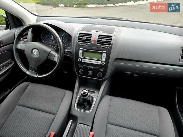 Чорний Фольксваген Гольф, об'ємом двигуна 1.6 л та пробігом 230 тис. км за 6450 $, фото 95 на Automoto.ua