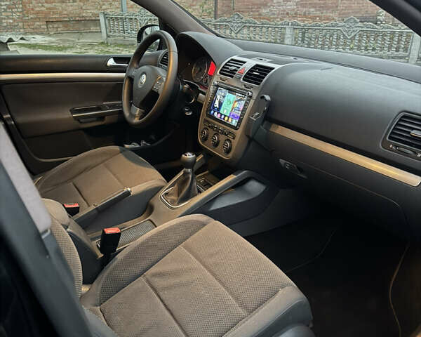 Черный Фольксваген Гольф, объемом двигателя 1.97 л и пробегом 298 тыс. км за 6200 $, фото 11 на Automoto.ua