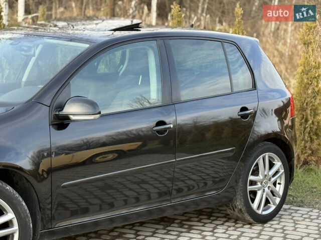 Черный Фольксваген Гольф, объемом двигателя 1.6 л и пробегом 182 тыс. км за 6350 $, фото 21 на Automoto.ua