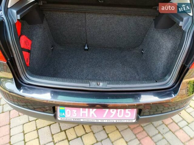 Черный Фольксваген Гольф, объемом двигателя 0 л и пробегом 206 тыс. км за 6400 $, фото 43 на Automoto.ua