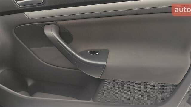 Черный Фольксваген Гольф, объемом двигателя 1.6 л и пробегом 207 тыс. км за 6200 $, фото 42 на Automoto.ua