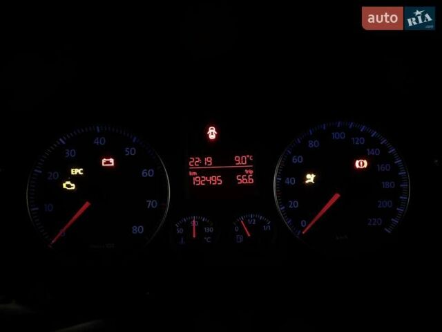 Черный Фольксваген Гольф, объемом двигателя 1.39 л и пробегом 193 тыс. км за 4700 $, фото 22 на Automoto.ua