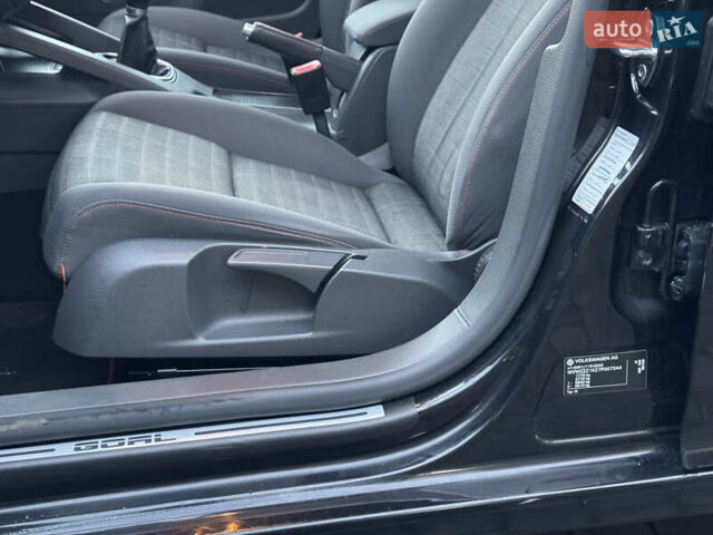 Черный Фольксваген Гольф, объемом двигателя 0 л и пробегом 269 тыс. км за 5500 $, фото 31 на Automoto.ua