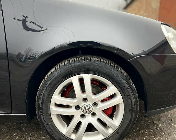 Черный Фольксваген Гольф, объемом двигателя 1.6 л и пробегом 245 тыс. км за 5700 $, фото 33 на Automoto.ua