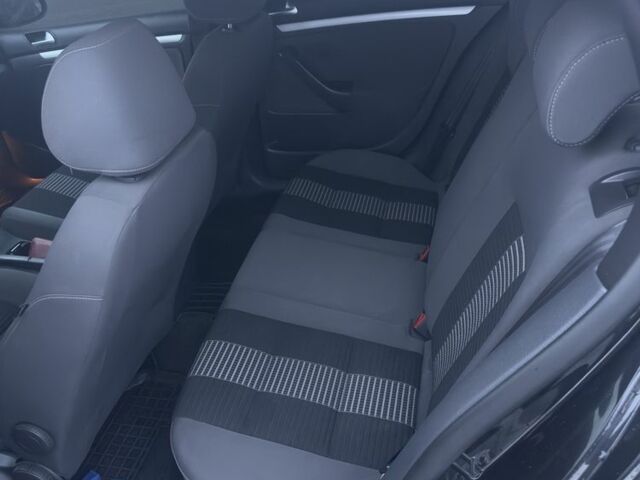 Черный Фольксваген Гольф, объемом двигателя 1.4 л и пробегом 243 тыс. км за 6200 $, фото 10 на Automoto.ua