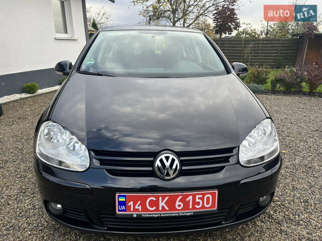 Черный Фольксваген Гольф, объемом двигателя 1.6 л и пробегом 253 тыс. км за 6250 $, фото 3 на Automoto.ua