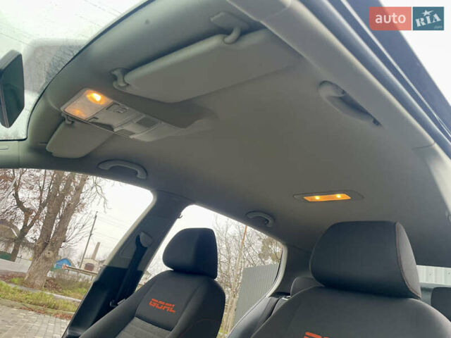 Чорний Фольксваген Гольф, об'ємом двигуна 1.6 л та пробігом 197 тис. км за 5850 $, фото 28 на Automoto.ua