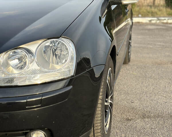 Черный Фольксваген Гольф, объемом двигателя 1.6 л и пробегом 232 тыс. км за 5750 $, фото 4 на Automoto.ua