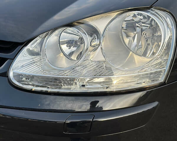 Черный Фольксваген Гольф, объемом двигателя 1.6 л и пробегом 232 тыс. км за 5750 $, фото 5 на Automoto.ua