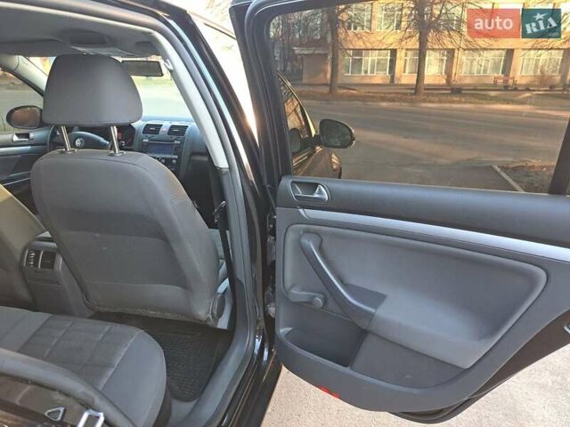 Черный Фольксваген Гольф, объемом двигателя 1.39 л и пробегом 220 тыс. км за 6400 $, фото 25 на Automoto.ua