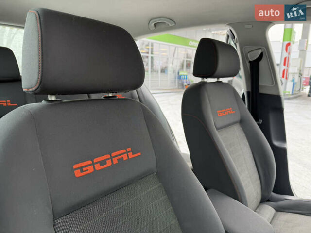 Черный Фольксваген Гольф, объемом двигателя 1.6 л и пробегом 195 тыс. км за 5999 $, фото 33 на Automoto.ua