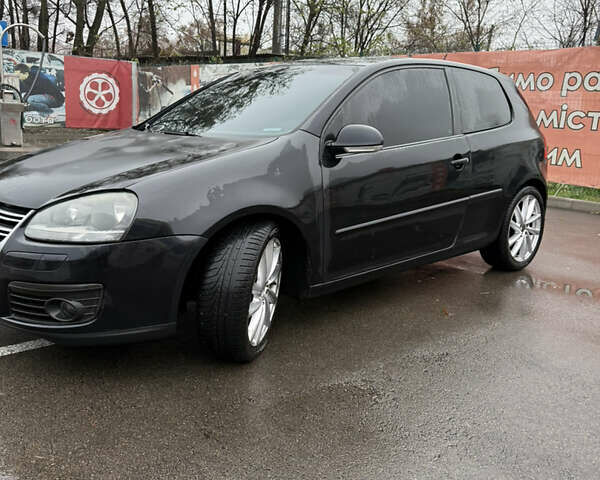 Черный Фольксваген Гольф, объемом двигателя 1.39 л и пробегом 284 тыс. км за 6500 $, фото 1 на Automoto.ua