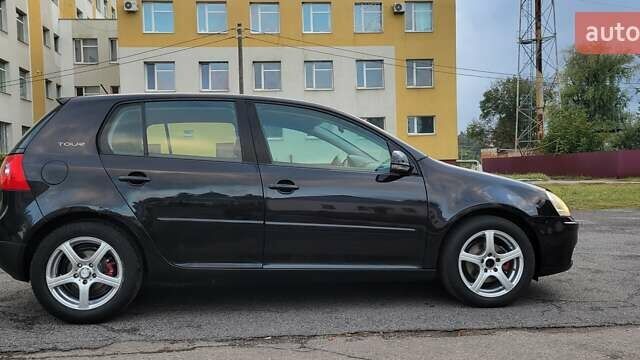 Черный Фольксваген Гольф, объемом двигателя 1.6 л и пробегом 221 тыс. км за 5750 $, фото 6 на Automoto.ua