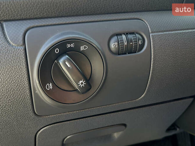 Чорний Фольксваген Гольф, об'ємом двигуна 1.6 л та пробігом 188 тис. км за 5500 $, фото 15 на Automoto.ua