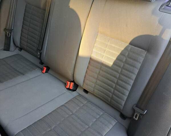 Черный Фольксваген Гольф, объемом двигателя 1.39 л и пробегом 220 тыс. км за 6400 $, фото 24 на Automoto.ua