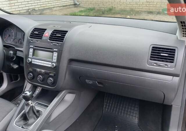 Черный Фольксваген Гольф, объемом двигателя 1.6 л и пробегом 246 тыс. км за 5099 $, фото 23 на Automoto.ua