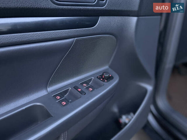 Черный Фольксваген Гольф, объемом двигателя 1.39 л и пробегом 183 тыс. км за 5450 $, фото 10 на Automoto.ua