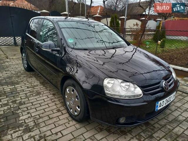 Черный Фольксваген Гольф, объемом двигателя 1.4 л и пробегом 207 тыс. км за 5700 $, фото 12 на Automoto.ua