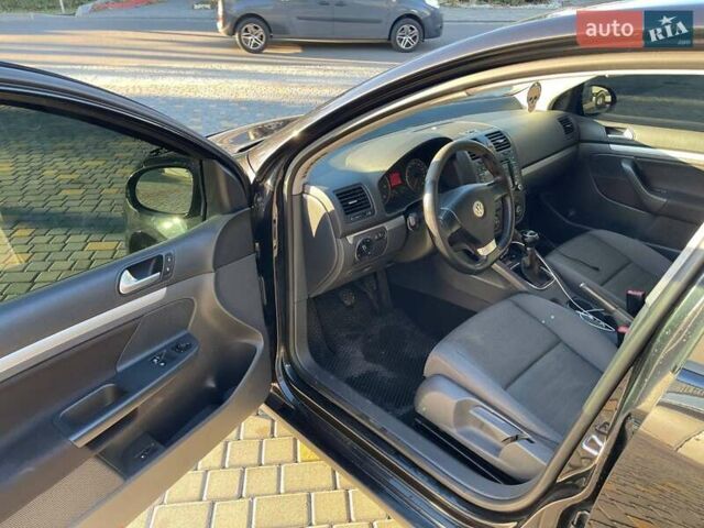 Черный Фольксваген Гольф, объемом двигателя 1.9 л и пробегом 250 тыс. км за 5300 $, фото 5 на Automoto.ua