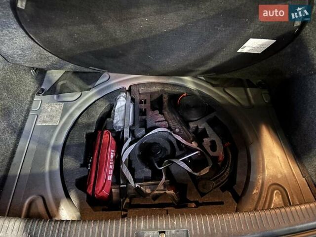 Черный Фольксваген Гольф, объемом двигателя 1.39 л и пробегом 193 тыс. км за 4700 $, фото 16 на Automoto.ua