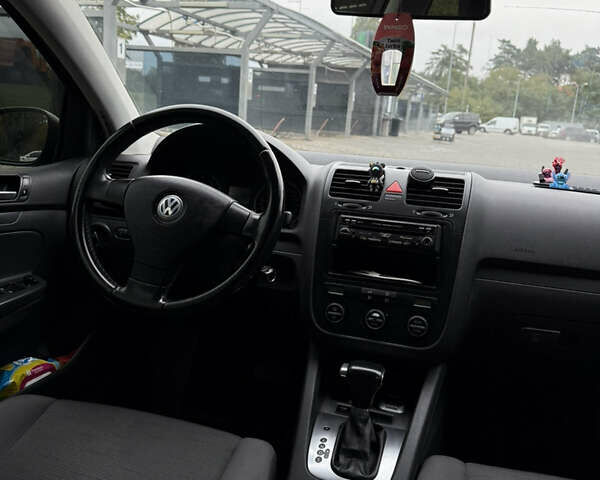 Черный Фольксваген Гольф, объемом двигателя 1.6 л и пробегом 243 тыс. км за 6300 $, фото 27 на Automoto.ua