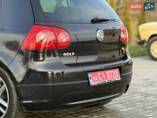 Черный Фольксваген Гольф, объемом двигателя 1.6 л и пробегом 182 тыс. км за 6350 $, фото 32 на Automoto.ua