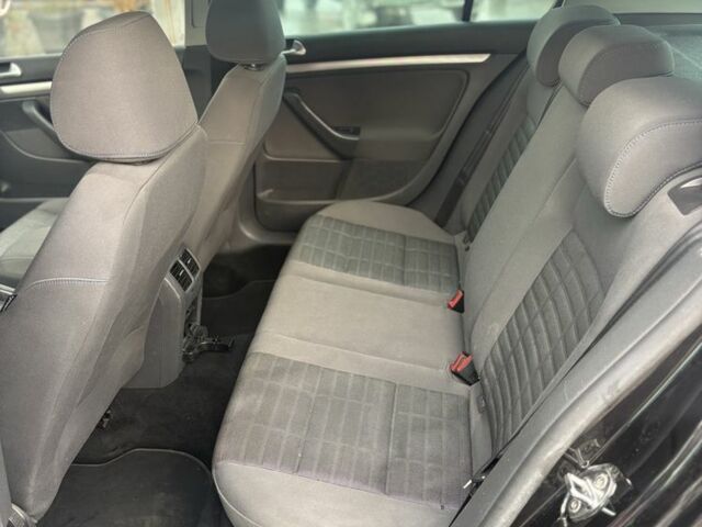 Черный Фольксваген Гольф, объемом двигателя 1.6 л и пробегом 215 тыс. км за 6500 $, фото 14 на Automoto.ua