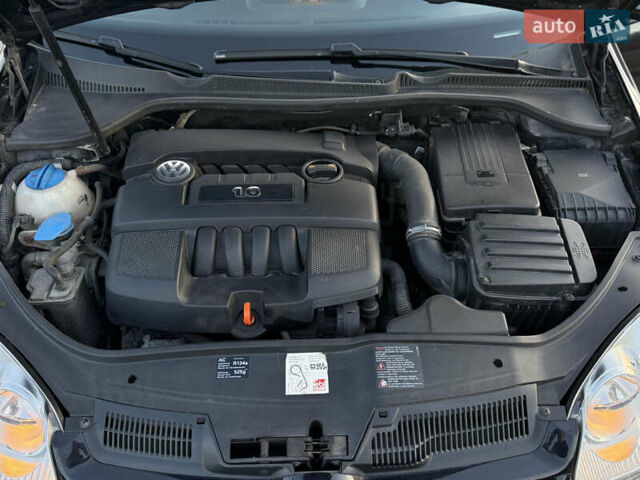 Чорний Фольксваген Гольф, об'ємом двигуна 1.6 л та пробігом 169 тис. км за 5999 $, фото 90 на Automoto.ua