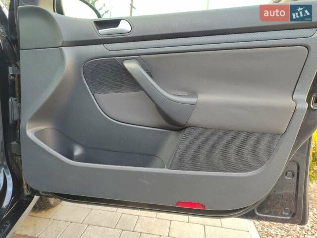 Чорний Фольксваген Гольф, об'ємом двигуна 1.6 л та пробігом 232 тис. км за 5999 $, фото 17 на Automoto.ua